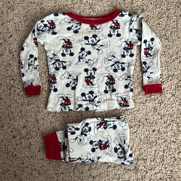 Mickey Mouse - Picture 3 of 5